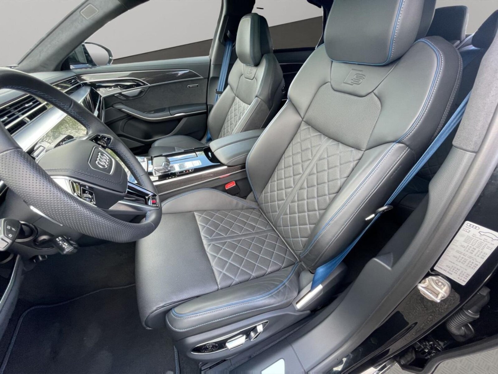 Audi A8 – Bild 10