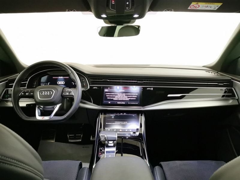 Immagine di Audi Q8 Sport 55 TFSI quattro 250 kW (340 CV) tiptronic - Vista: for more details contact your dealer