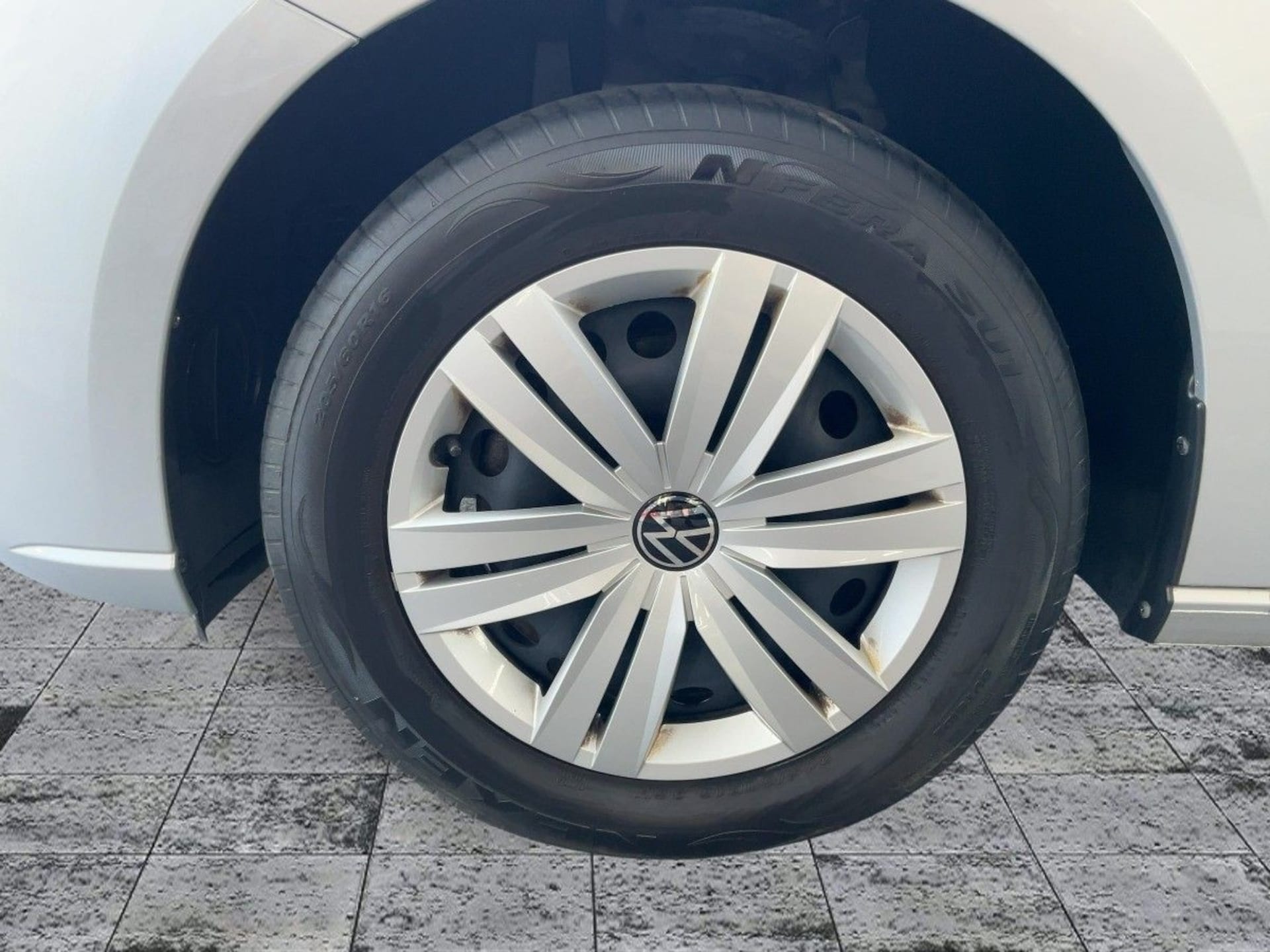 Volkswagen Caddy Basis-Modell
