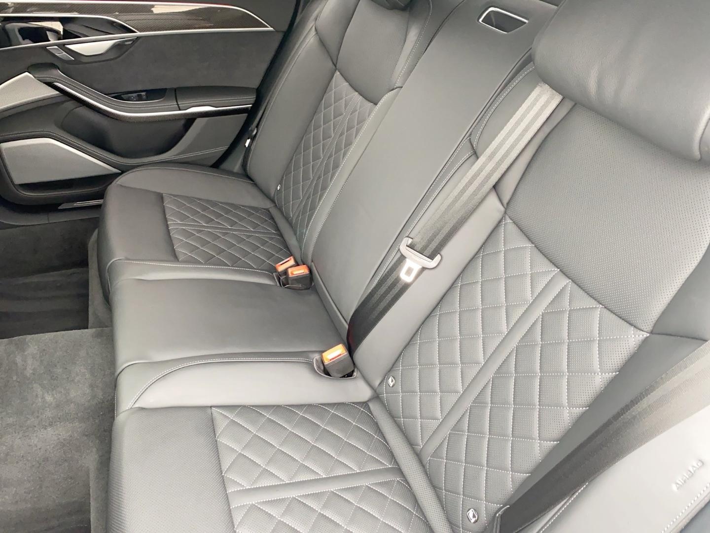 Bild über Audi S8 TFSI quattro tiptronic - für weitere Informationen kontaktieren Sie den Audi Partner