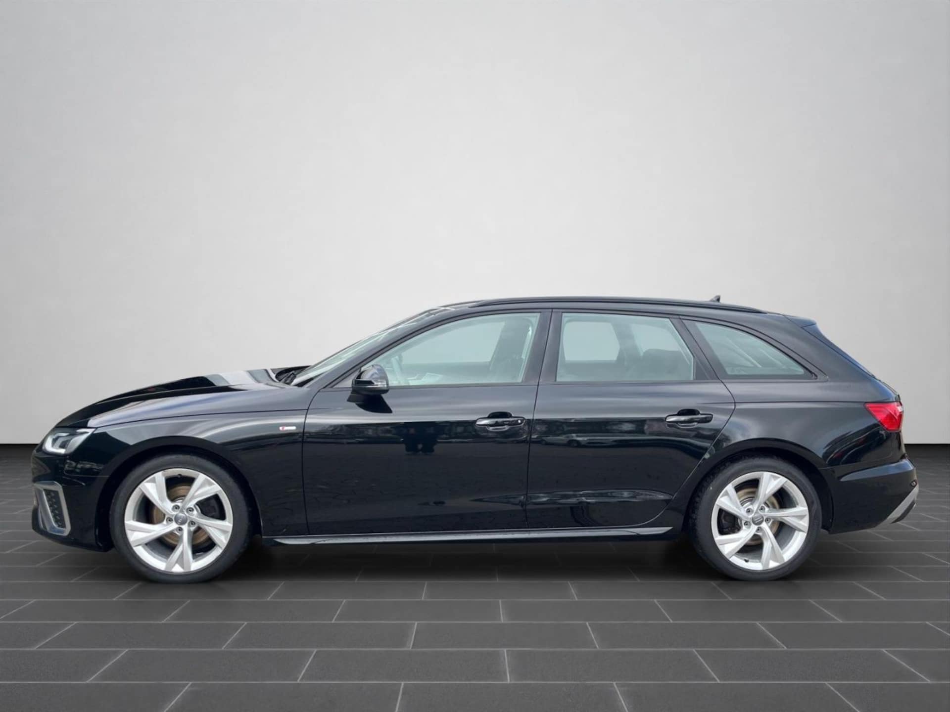 Audi A4 Avant S line