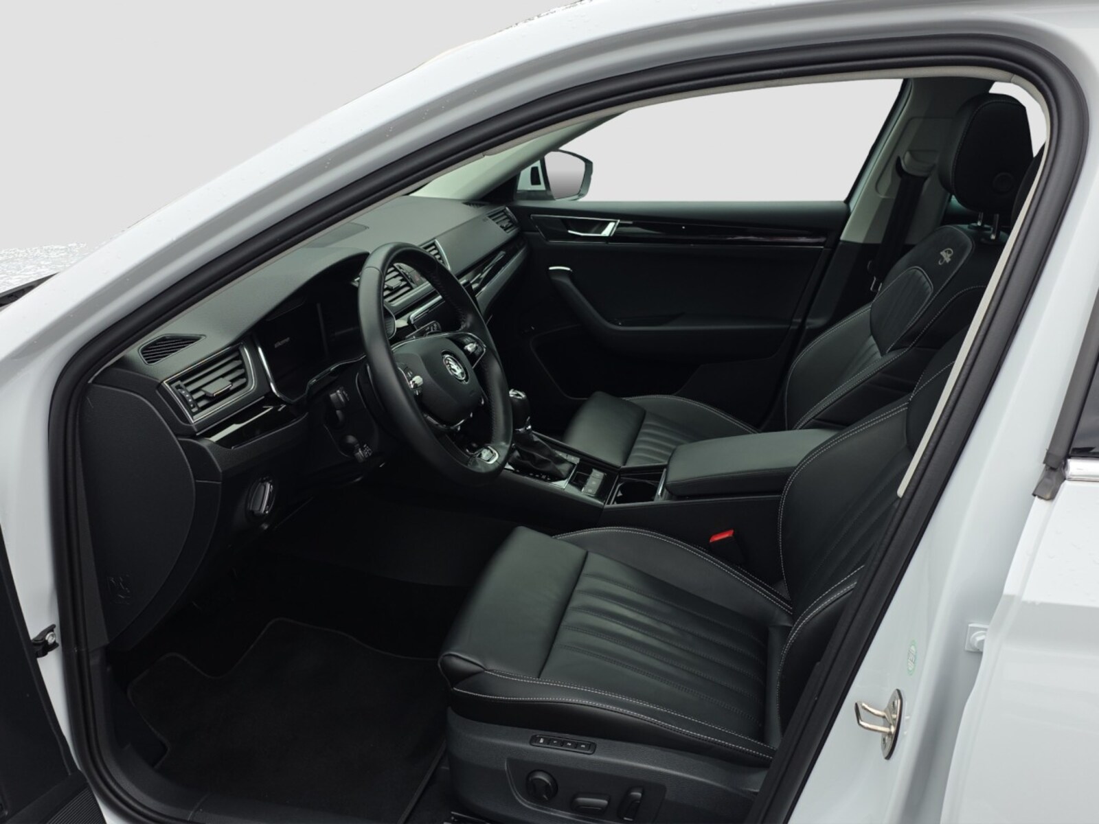 Škoda Superb Combi – Bild 5