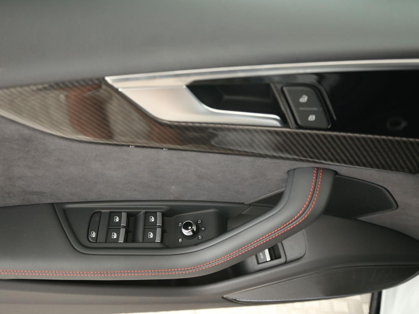 Image about Audi A4 Avant S line 40 TDI quattro S tronic