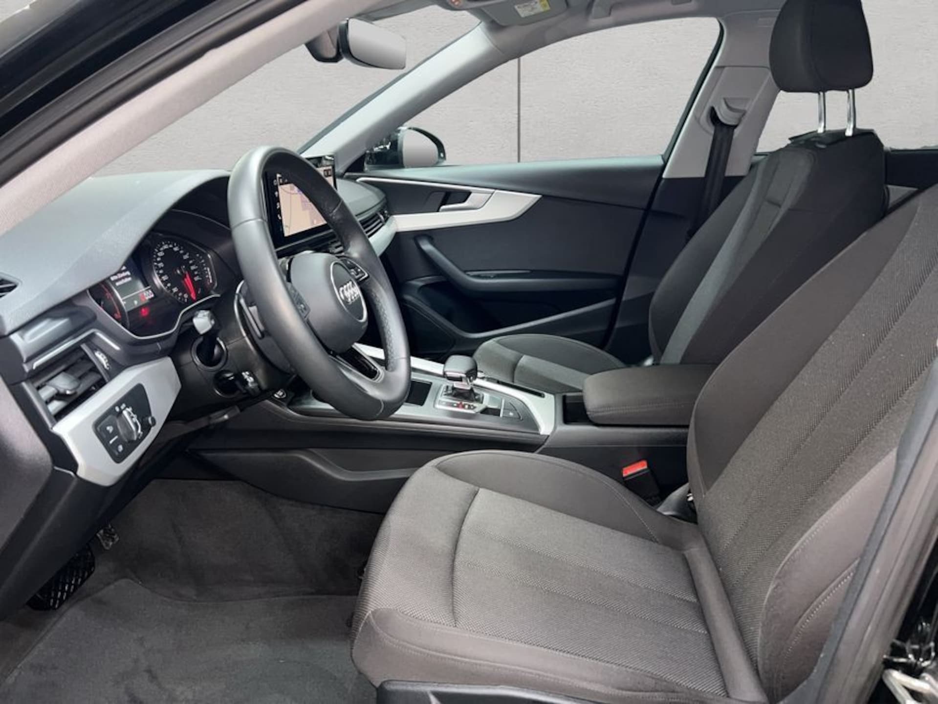 Audi A4 Avant S line