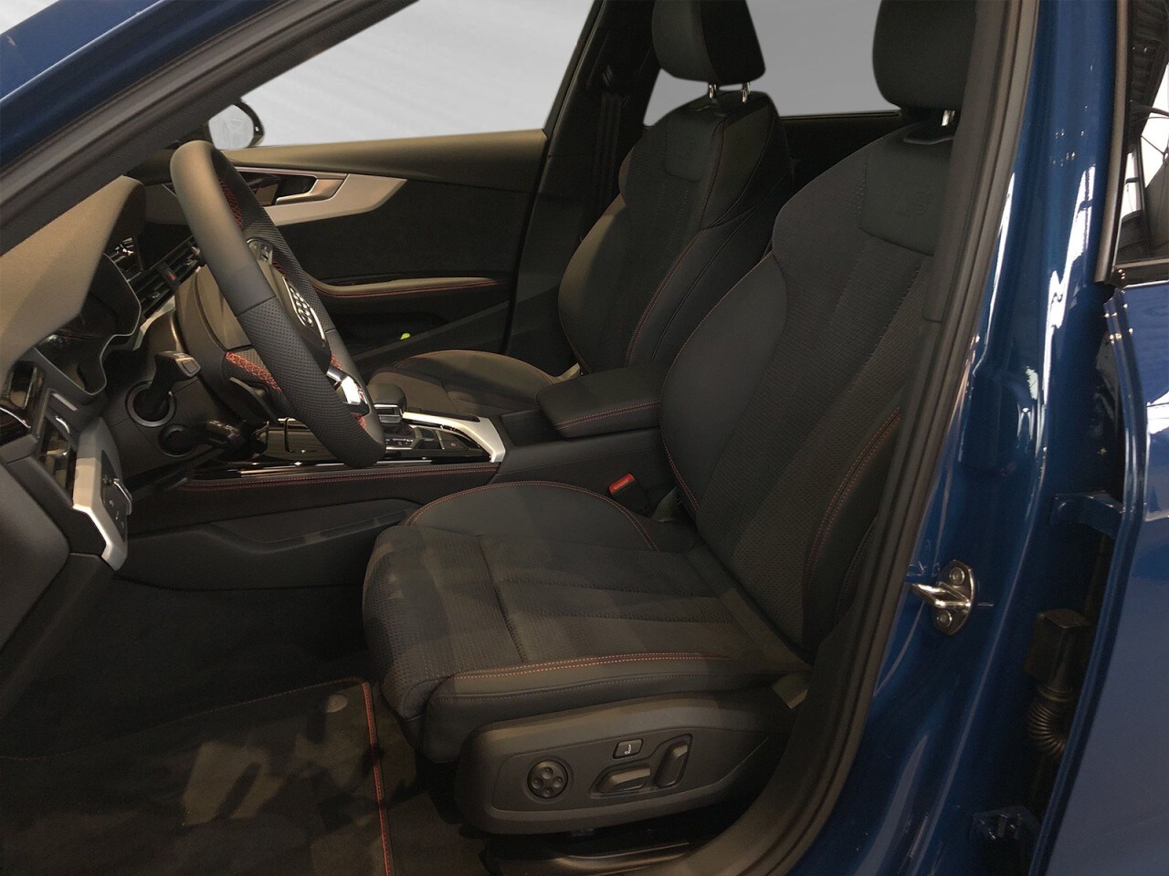 Image about Audi A4 Avant S line 40 TDI S tronic