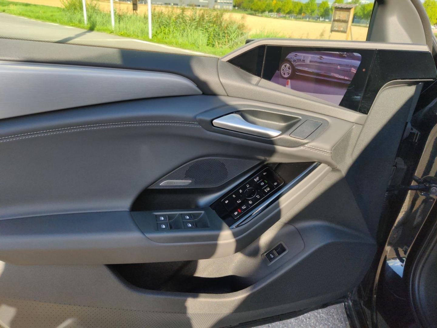 Bild über Audi A6 Avant e-tron e-tron quattro - für weitere Informationen kontaktieren Sie den Audi Partner