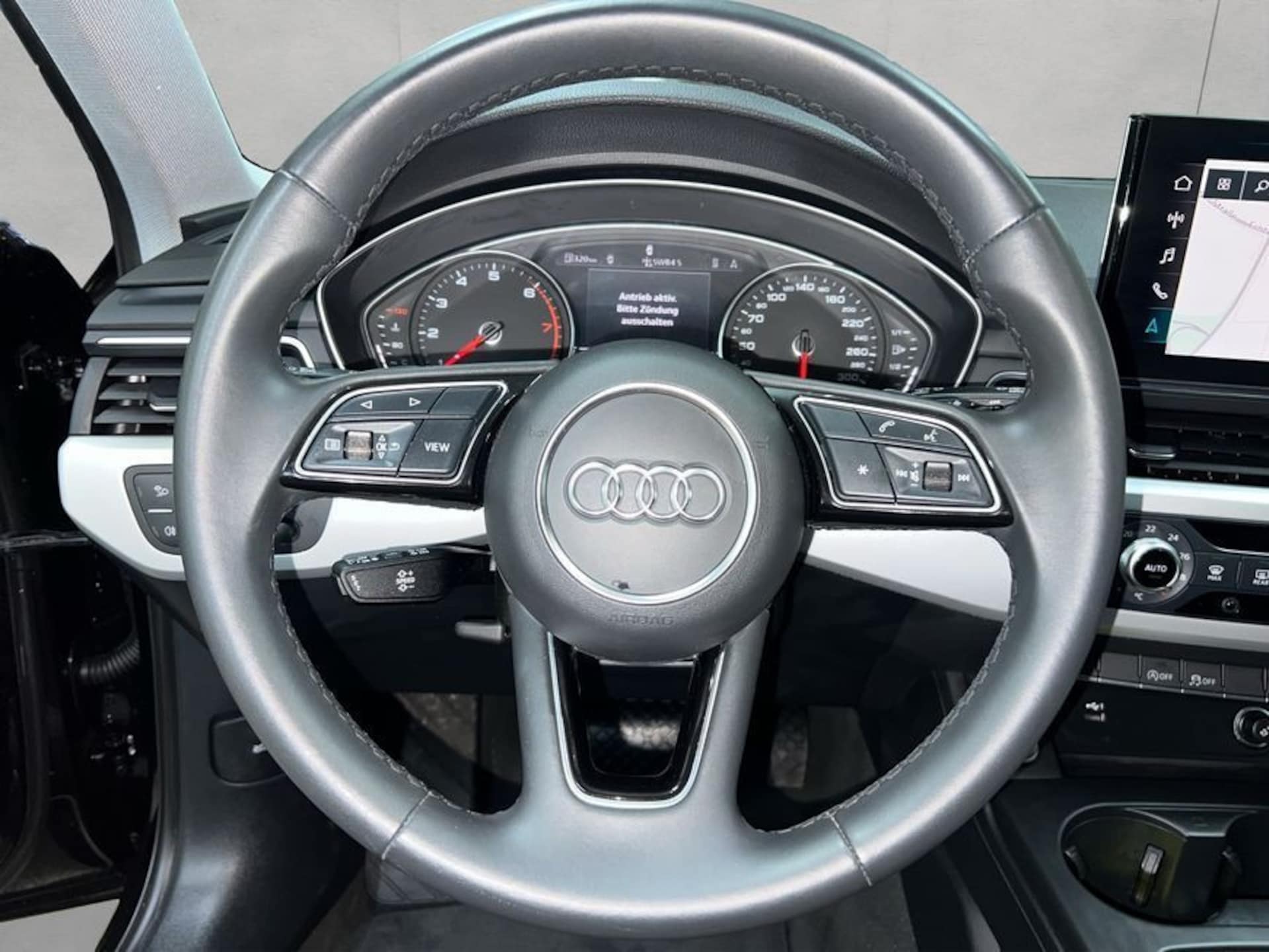 Audi A4 Avant S line