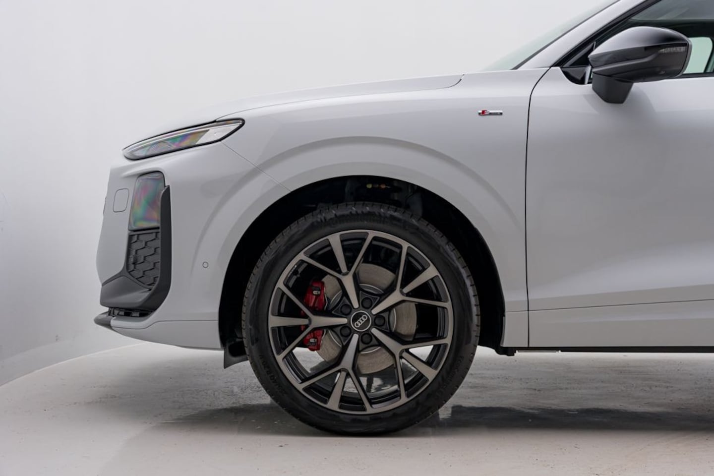 Bild über Audi Q3 SUV TFSI quattro 195 kW S tronic - für weitere Informationen kontaktieren Sie den Audi Partner