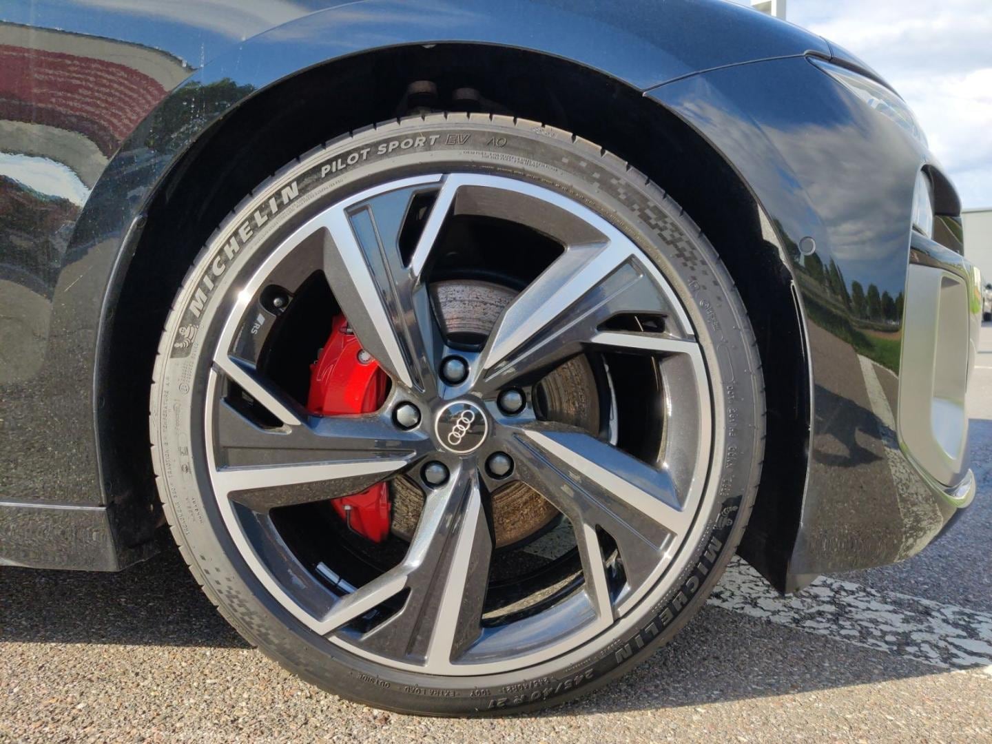 Bild über Audi A6 Avant e-tron e-tron quattro - für weitere Informationen kontaktieren Sie den Audi Partner