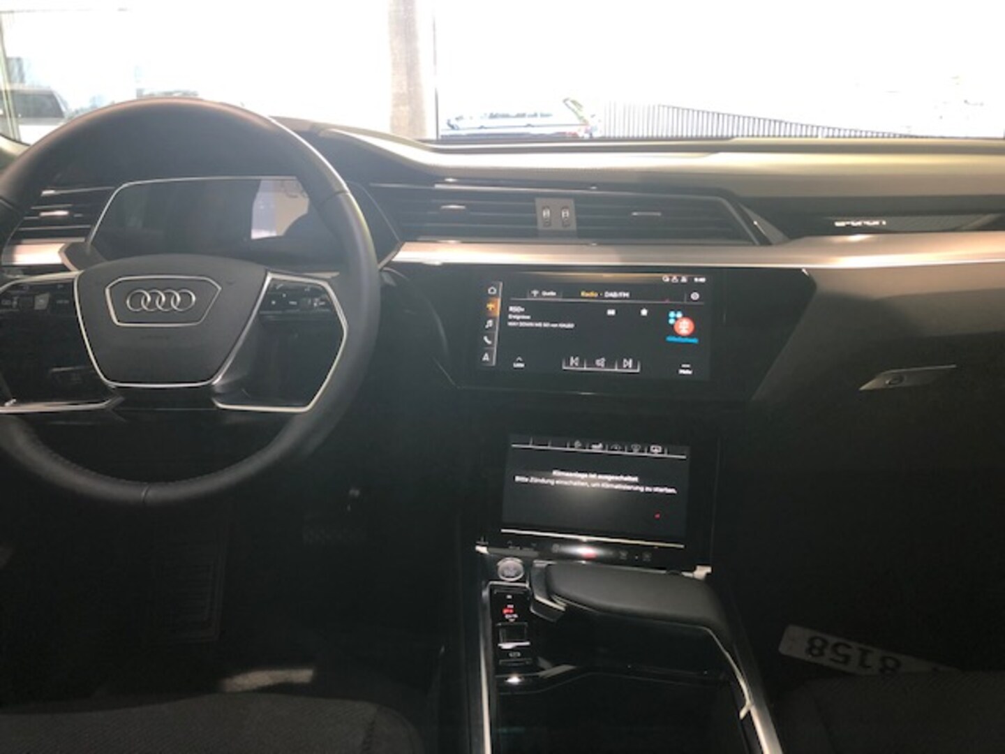 Bild über Audi e-tron Sportback Attraction S line 50 quattro 230,00 kW - for more details contact your dealer