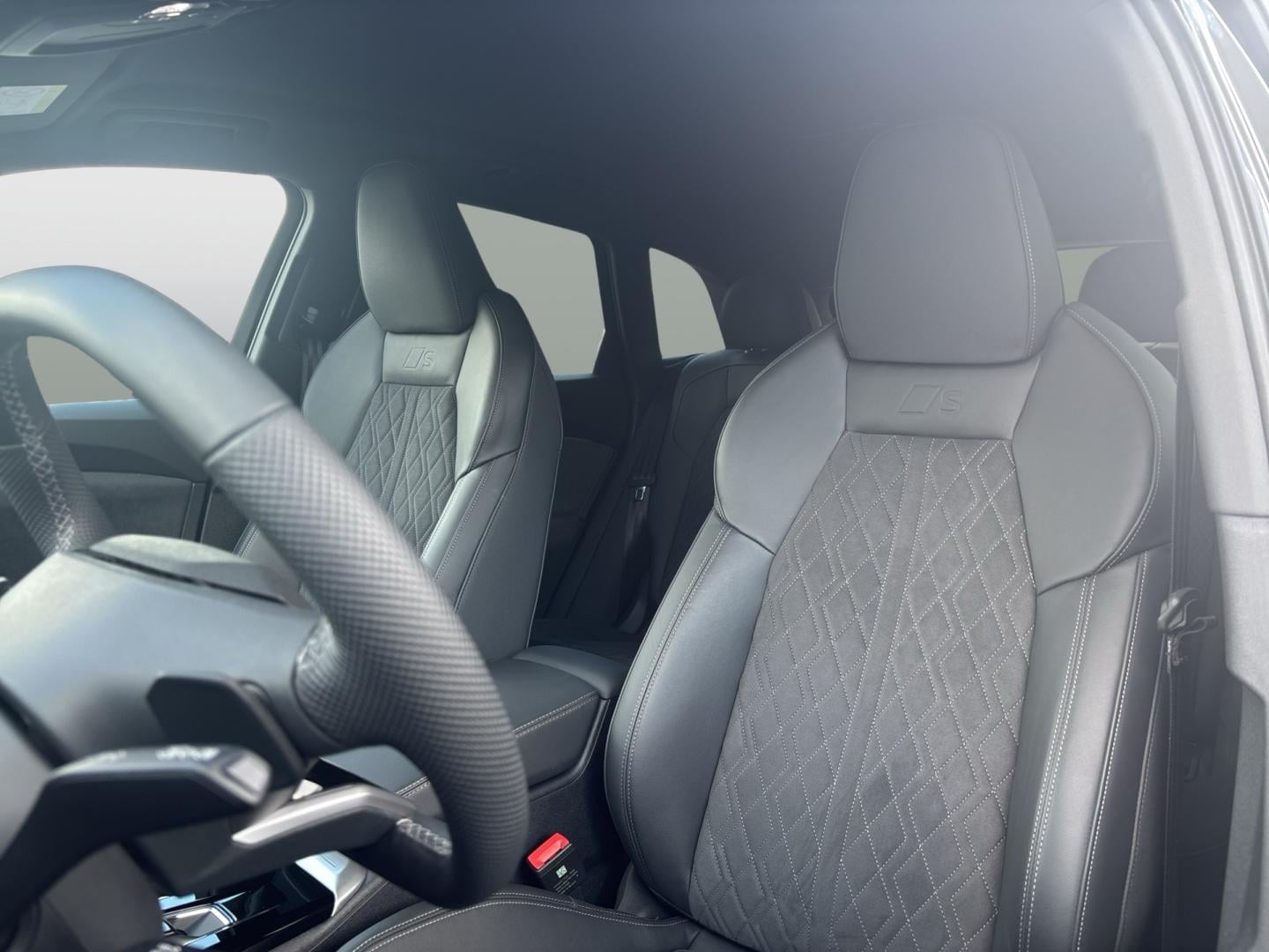 Bild über Audi Q5 SUV TDI quattro 150 kW S tronic - für weitere Informationen kontaktieren Sie den Audi Partner