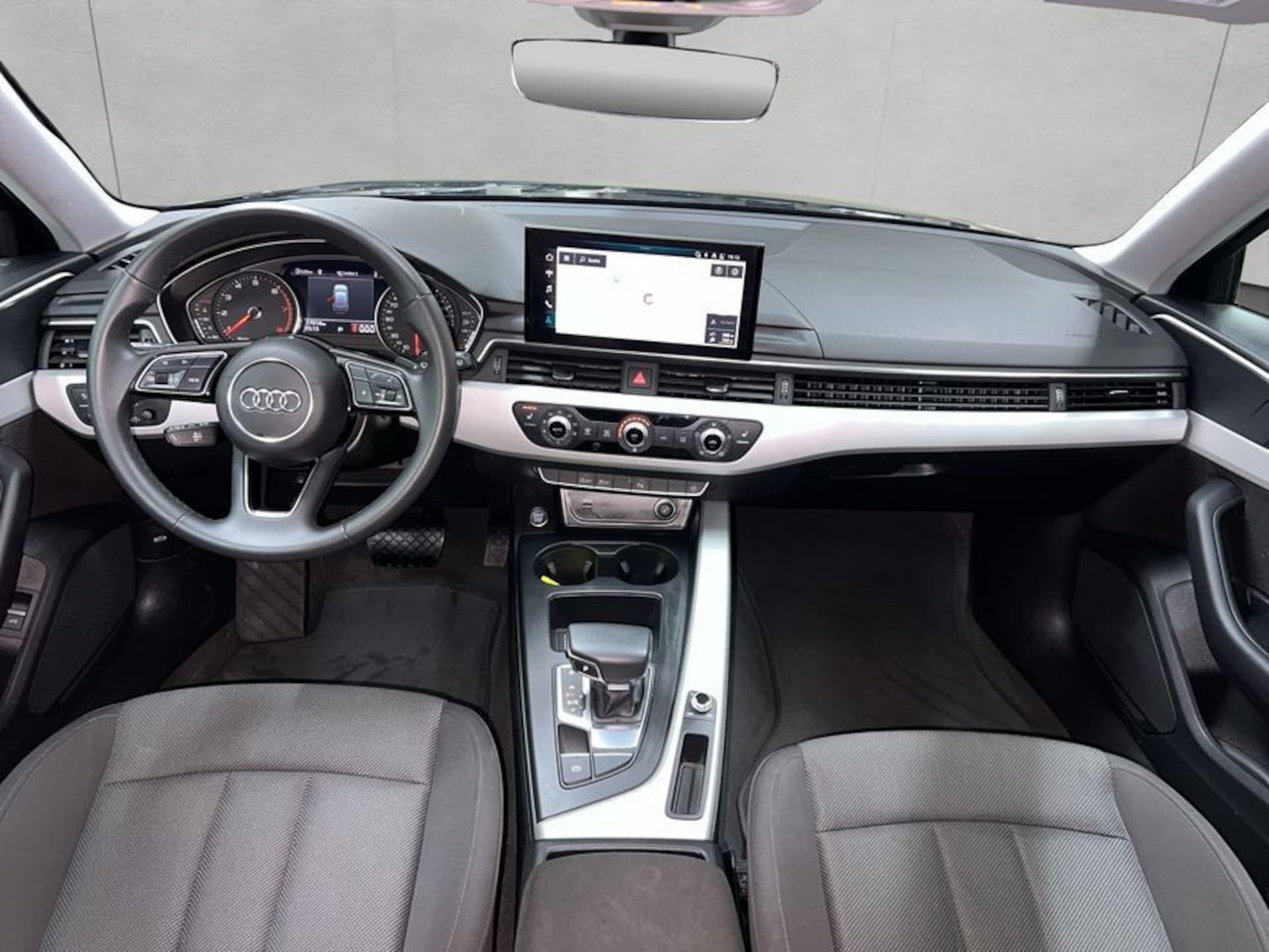Audi A4 Avant S line