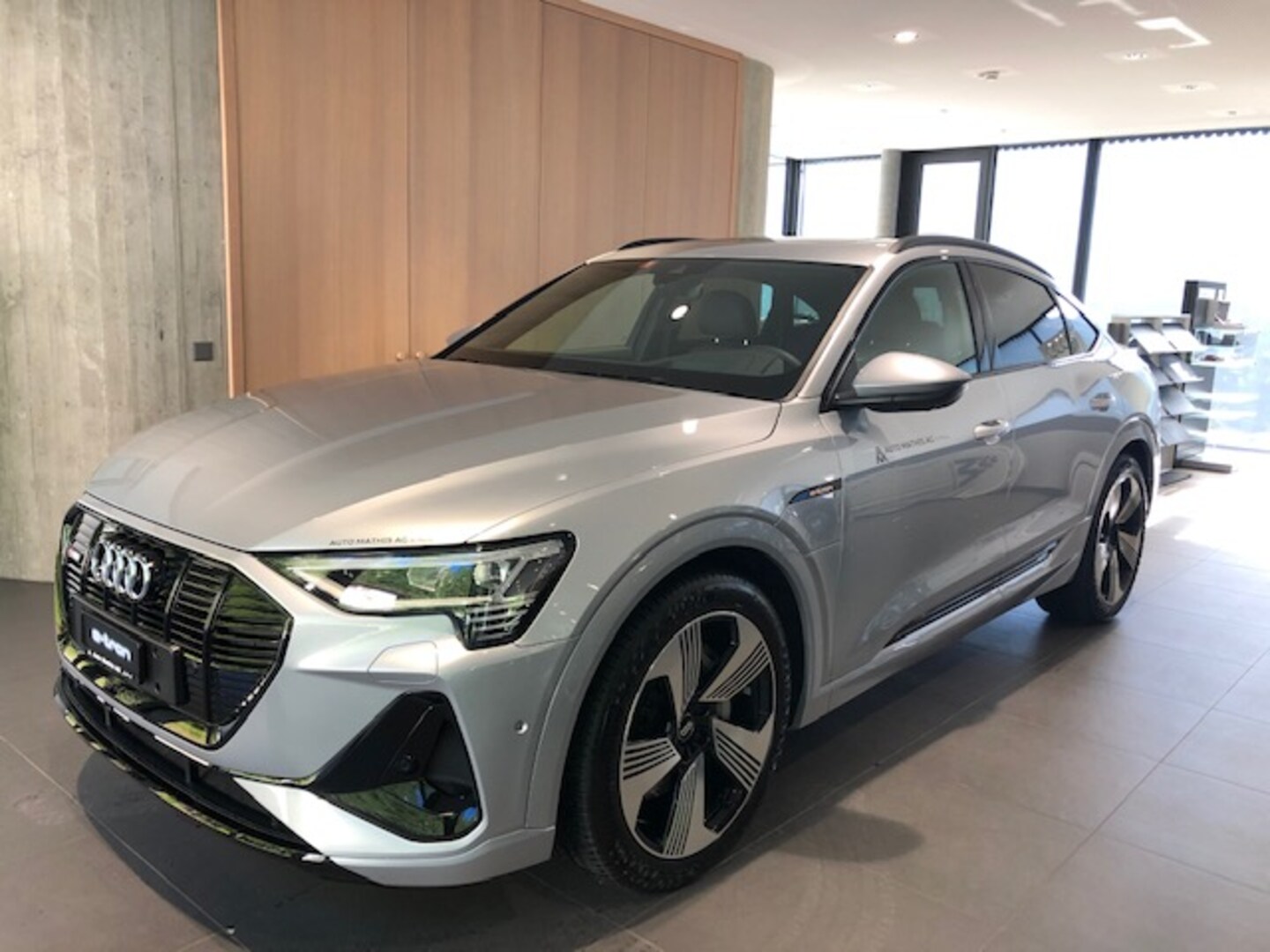Bild über Audi e-tron Sportback Attraction S line 50 quattro 230,00 kW - for more details contact your dealer