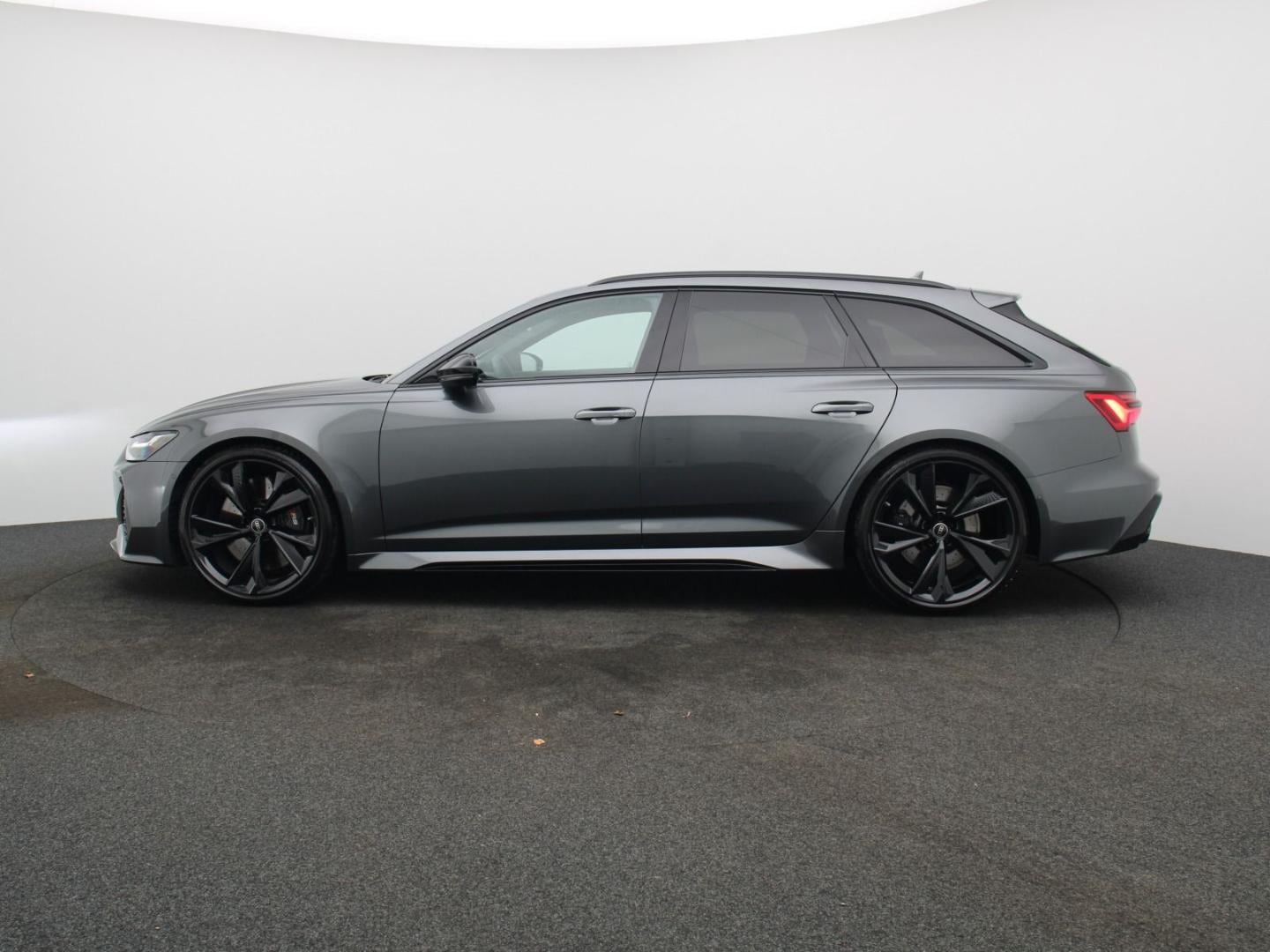 Image about Audi RS 6 Avant performance quattro tiptronic
