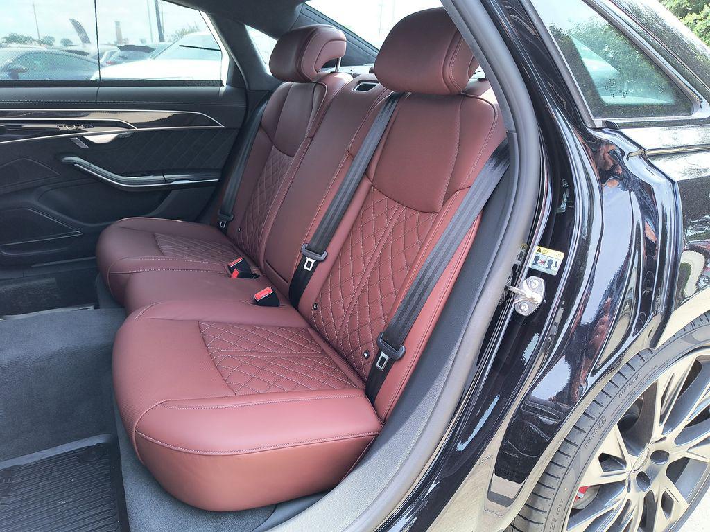 2025 Audi S8 Base - Photo 15