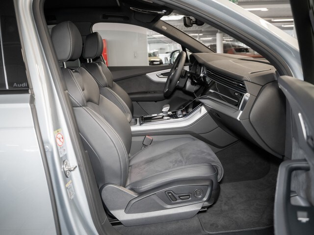 Image about Audi Q7 SUV TFSI e S line 55 TFSI e quattro tiptronic