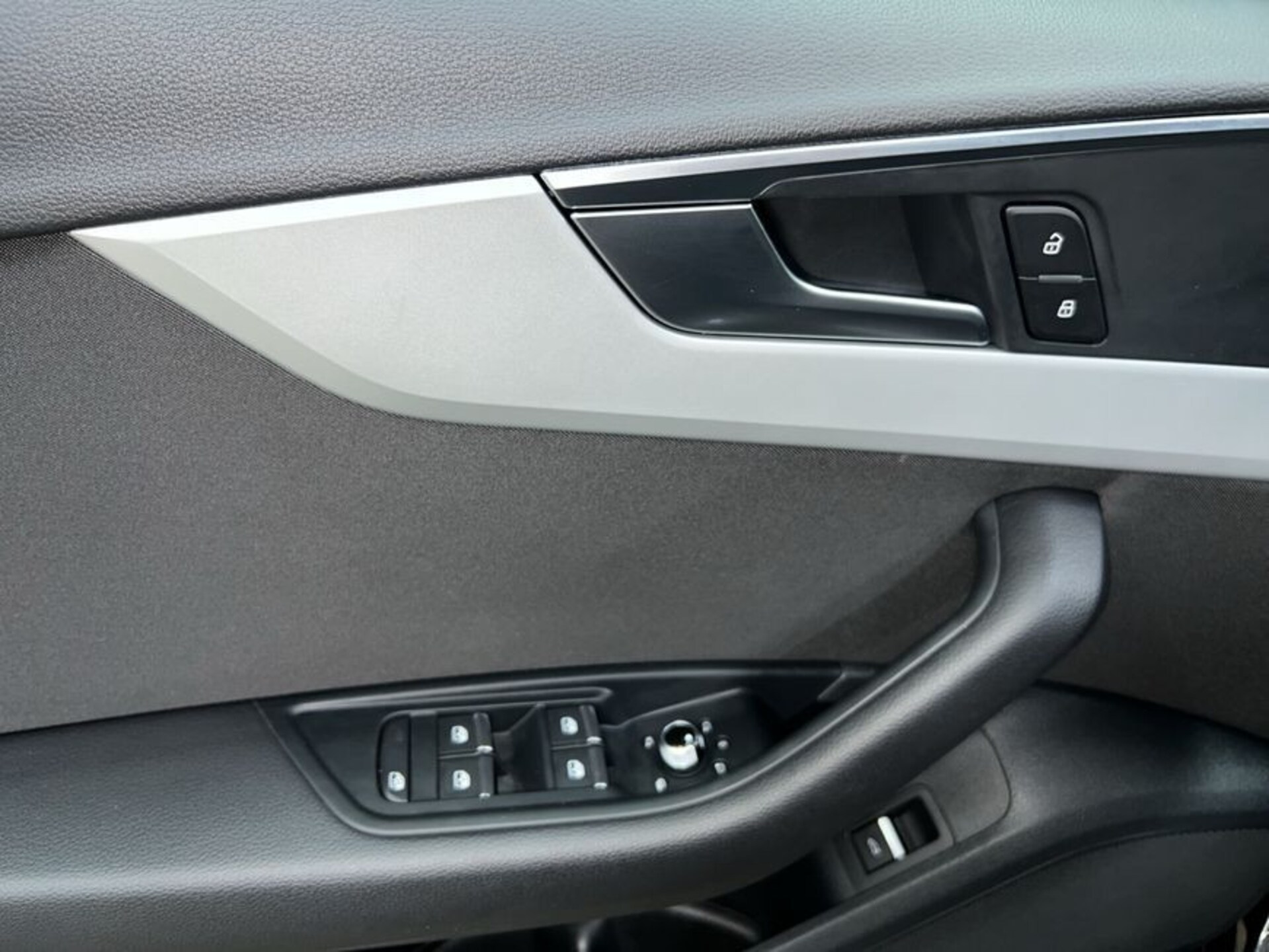 Audi A4 Avant S line