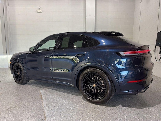 2025 Porsche Cayenne Hybrid