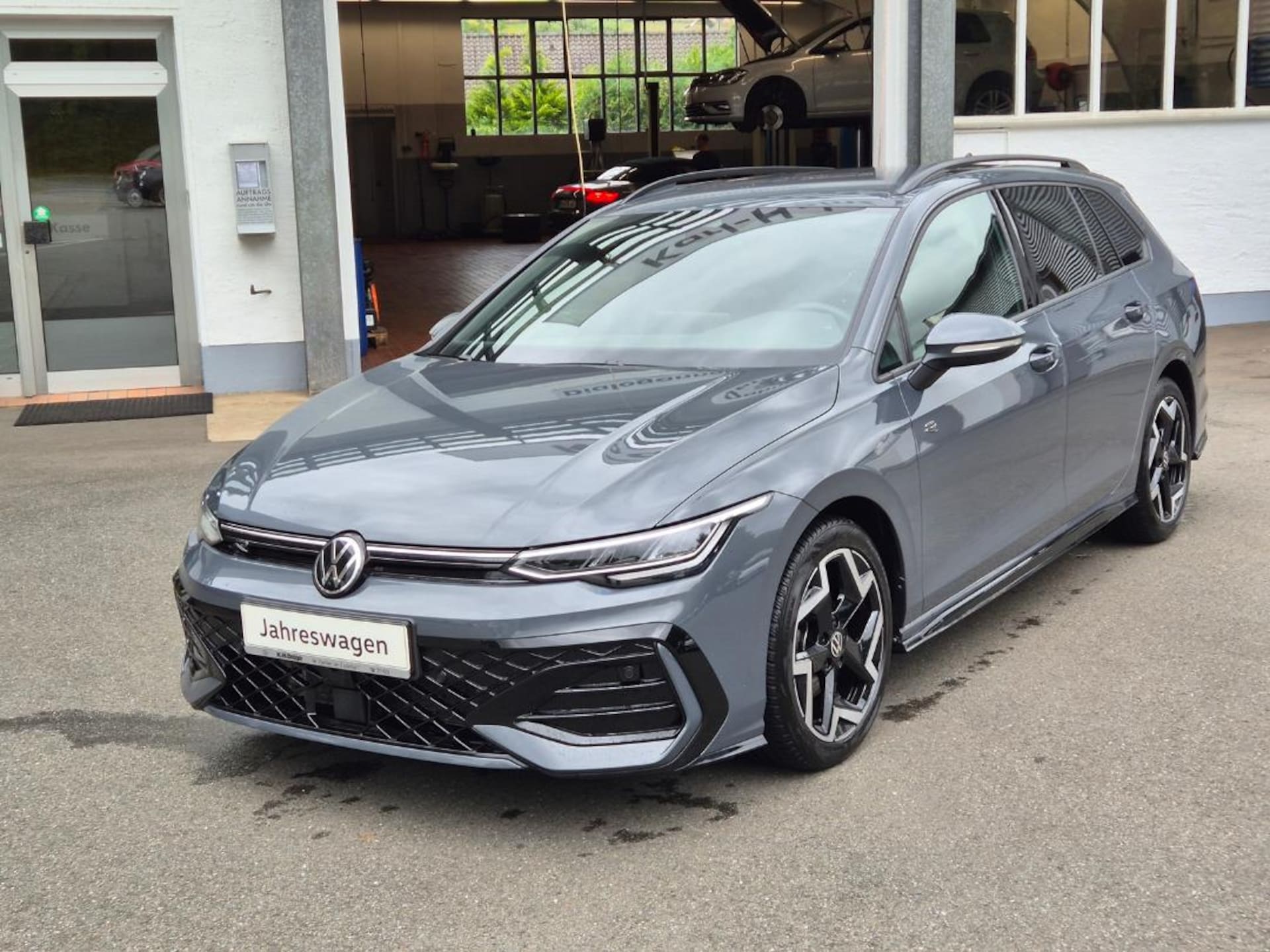 Volkswagen Golf Variant R-Line