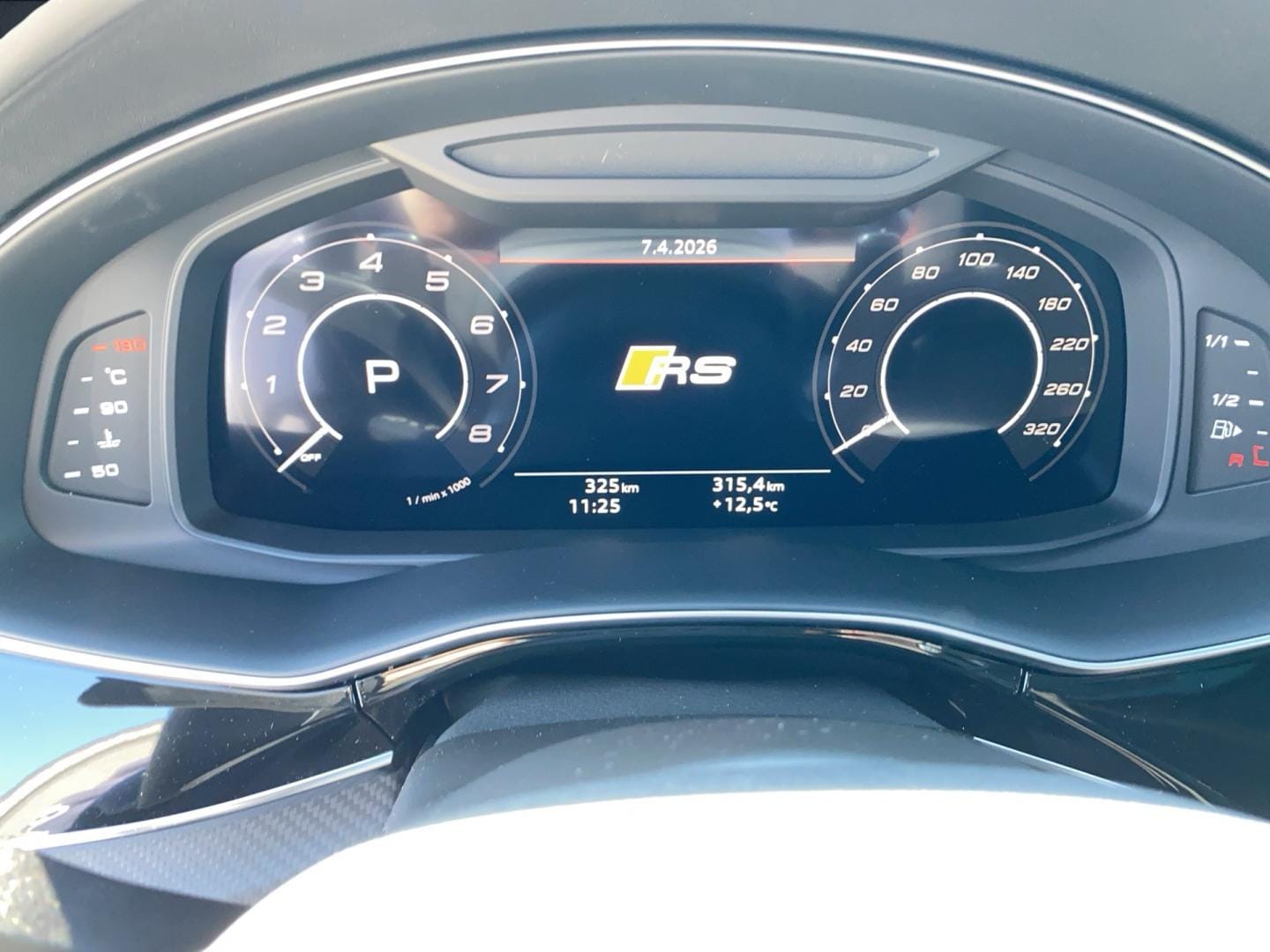 Bild über Audi RS Q8 SUV TFSI quattro 471 kW tiptronic - für weitere Informationen kontaktieren Sie den Audi Partner