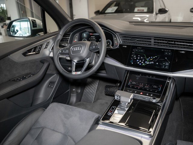 Image about Audi Q7 SUV TFSI e S line 55 TFSI e quattro tiptronic
