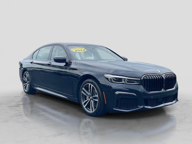 2022 BMW 740