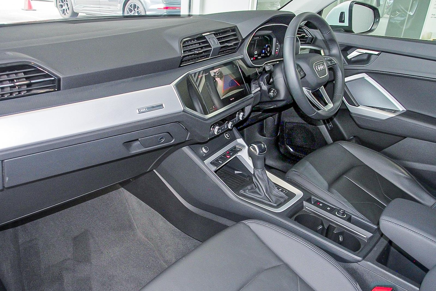 Image about Audi Q3 35 TFSI S tronic