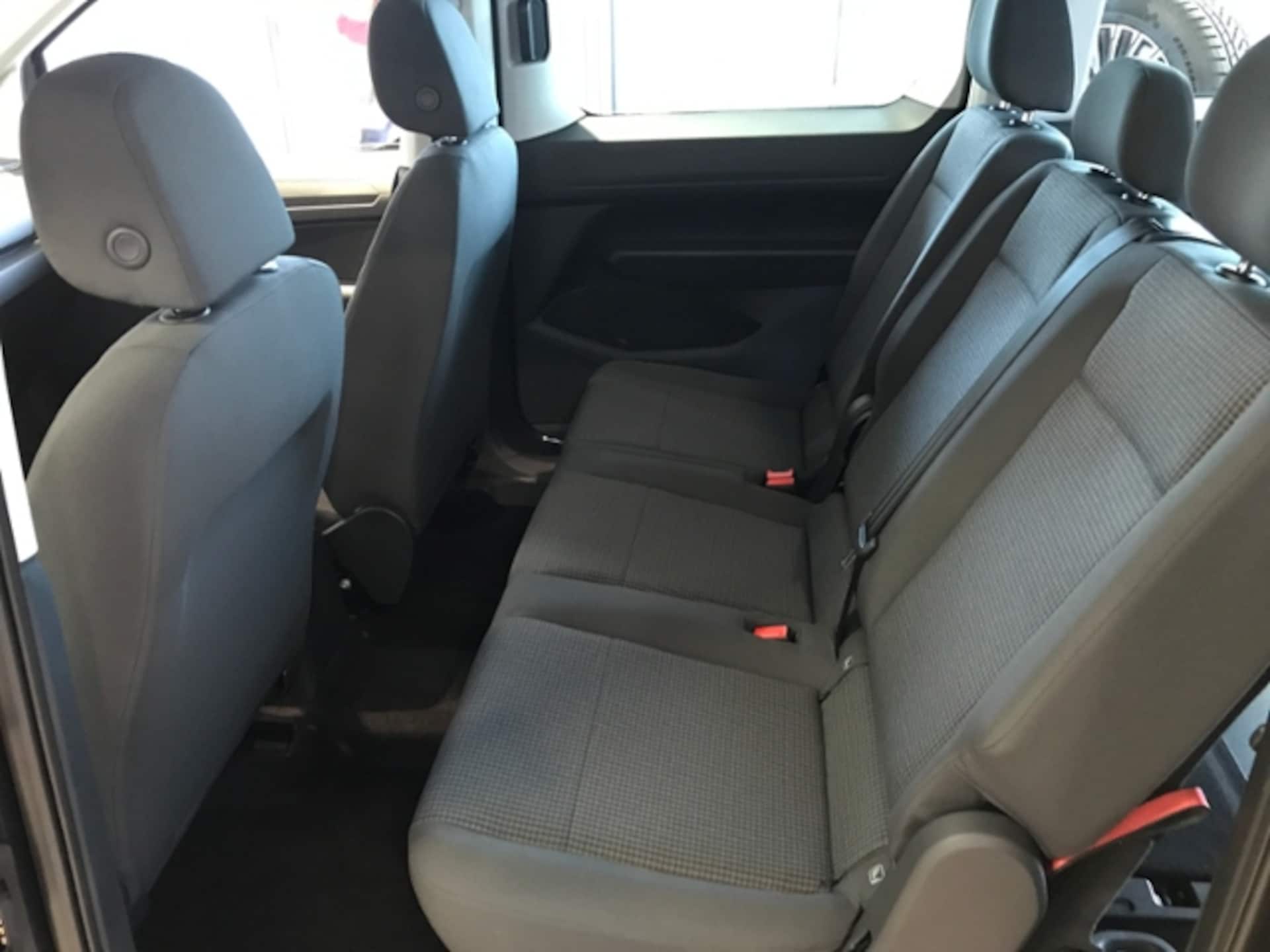 Volkswagen Caddy Maxi Basis-Modell