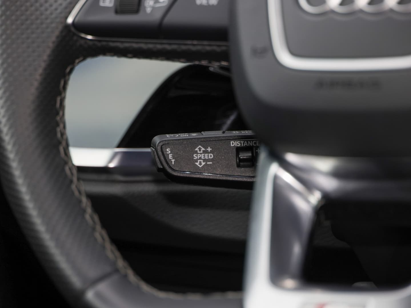 Bild über Audi Q3 S line 35 TDI S tronic - für weitere Informationen kontaktieren Sie den Audi Partner