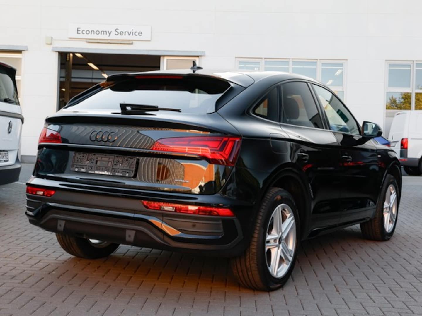 Bild über Audi Q5 Sportback 40 TDI quattro S tronic - für weitere Informationen kontaktieren Sie den Audi Partner