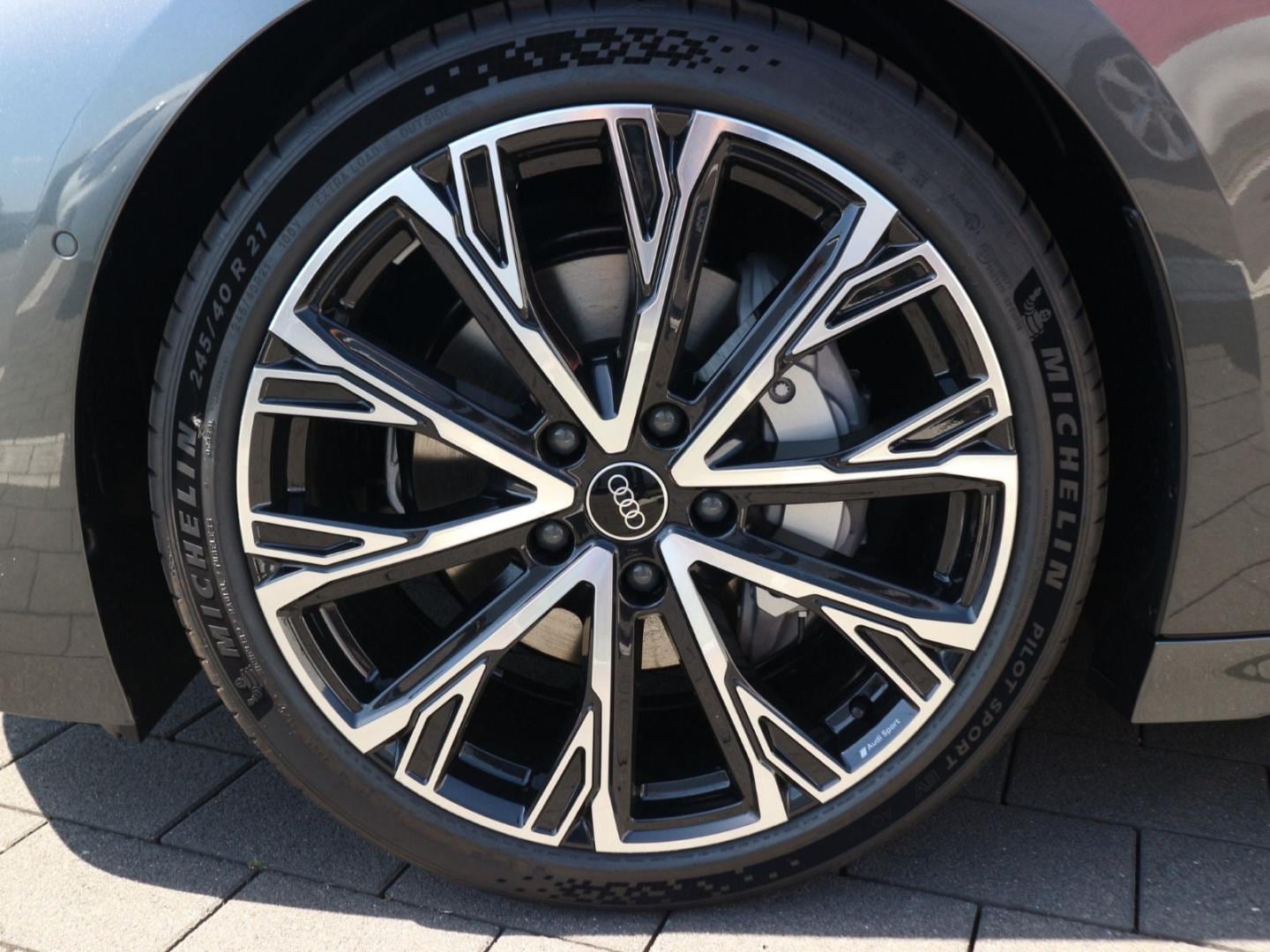 Bild über Audi A6 Avant e-tron S line business e-tron performance 270 kW - für weitere Informationen kontaktieren Sie den Audi Partner