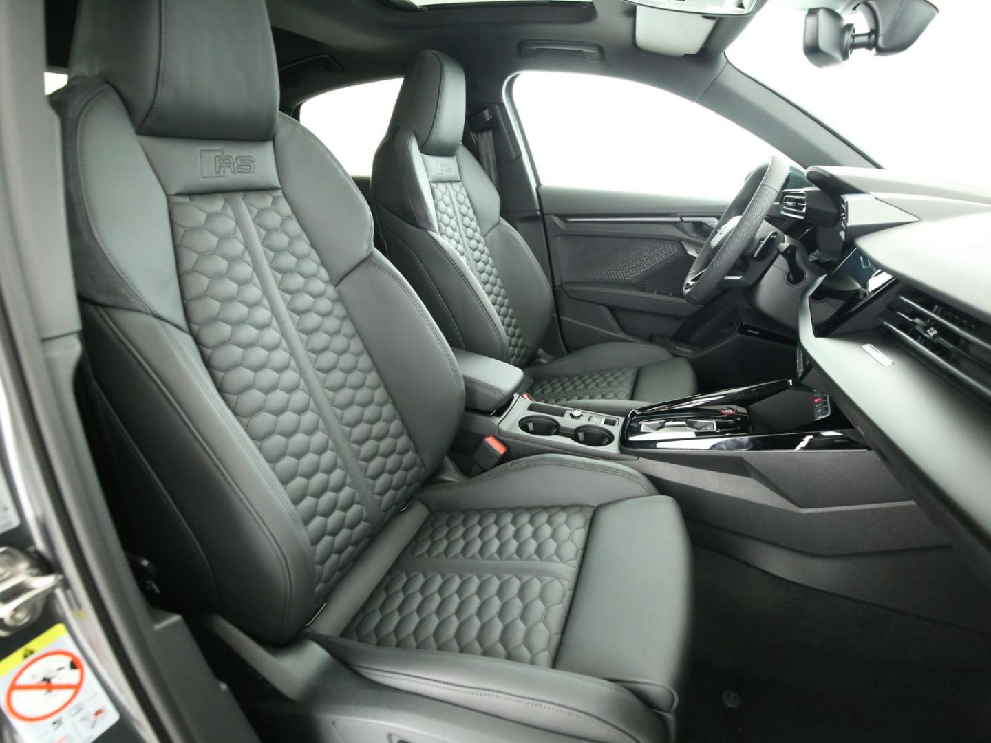 Image about Audi RS 3 Limousine TFSI quattro S tronic