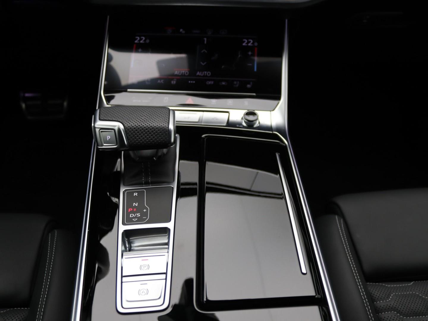 Image about Audi RS 6 Avant performance quattro tiptronic
