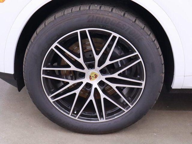 2024 Porsche Cayenne Coup Base - Photo 31