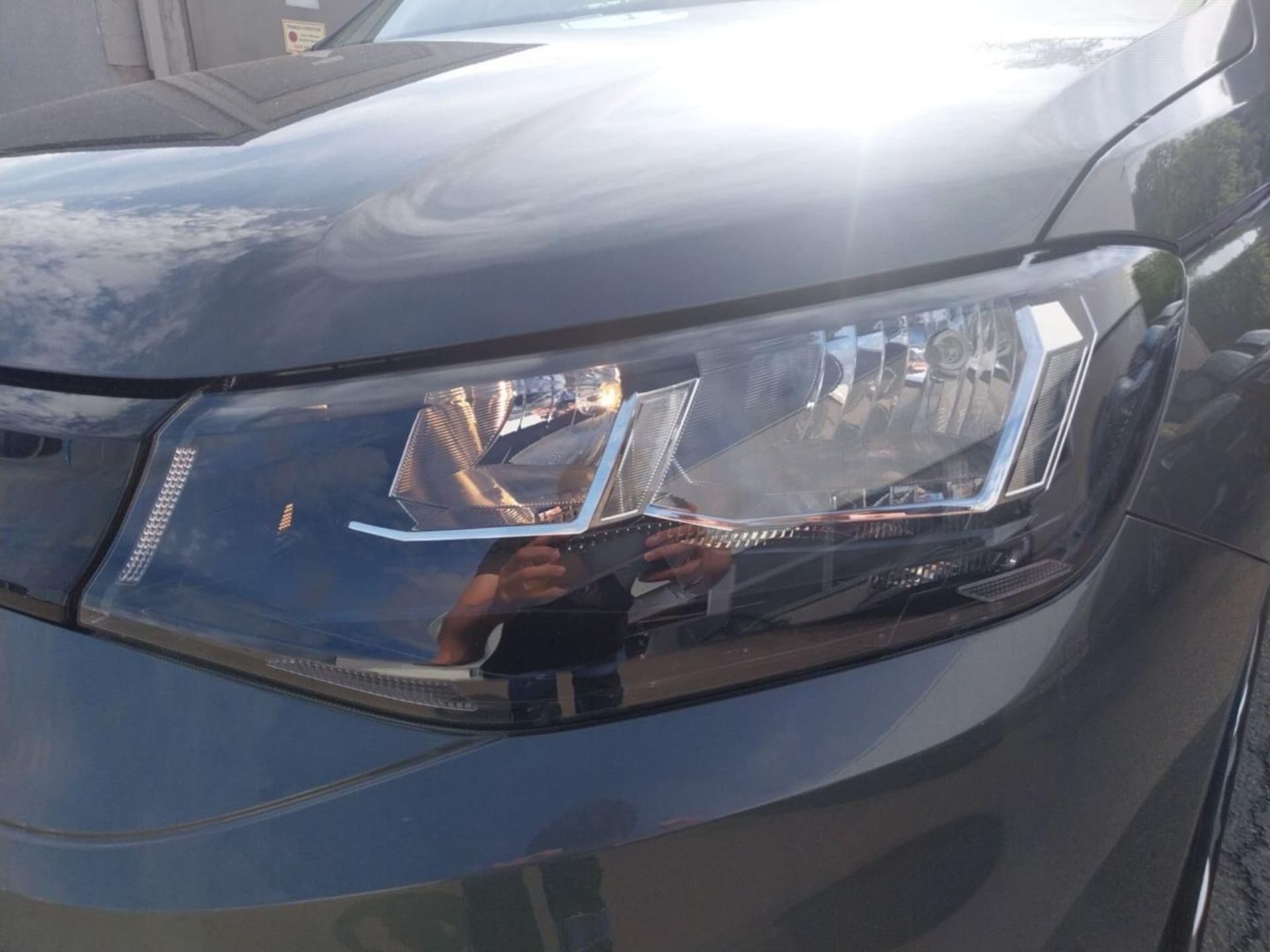 Volkswagen Caddy Basis-Modell