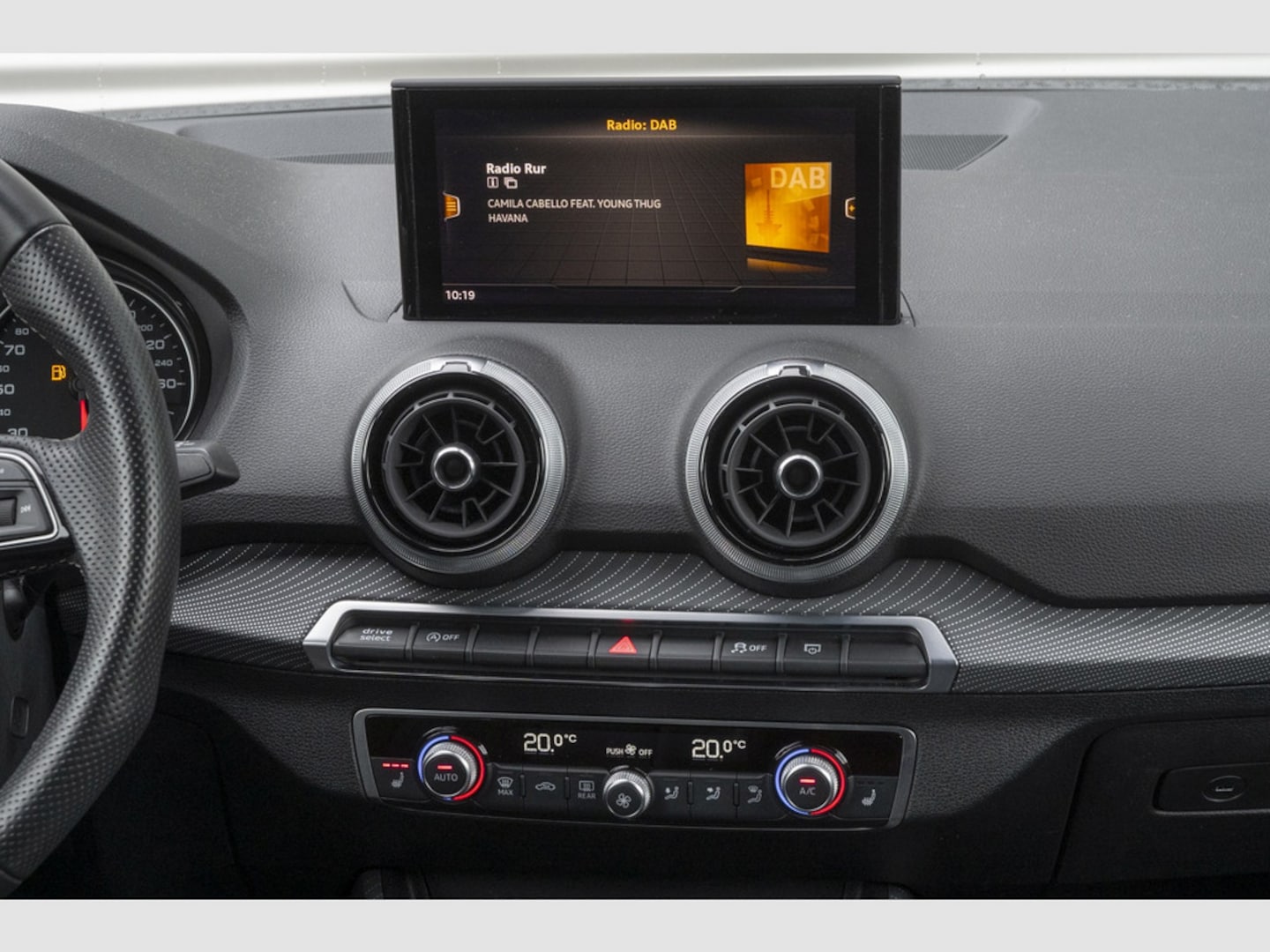 Bild über Audi Q2 S line 30 TDI S tronic - für weitere Informationen kontaktieren Sie den Audi Partner