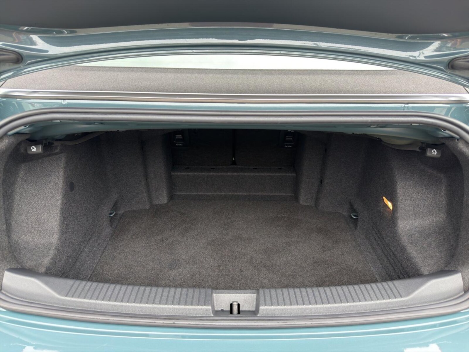 Volkswagen T-Roc Cabriolet – Bild 14