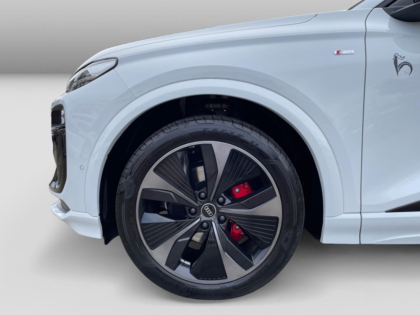 Bild über Audi Q6 SUV e-tron e-tron quattro - für weitere Informationen kontaktieren Sie den Audi Partner