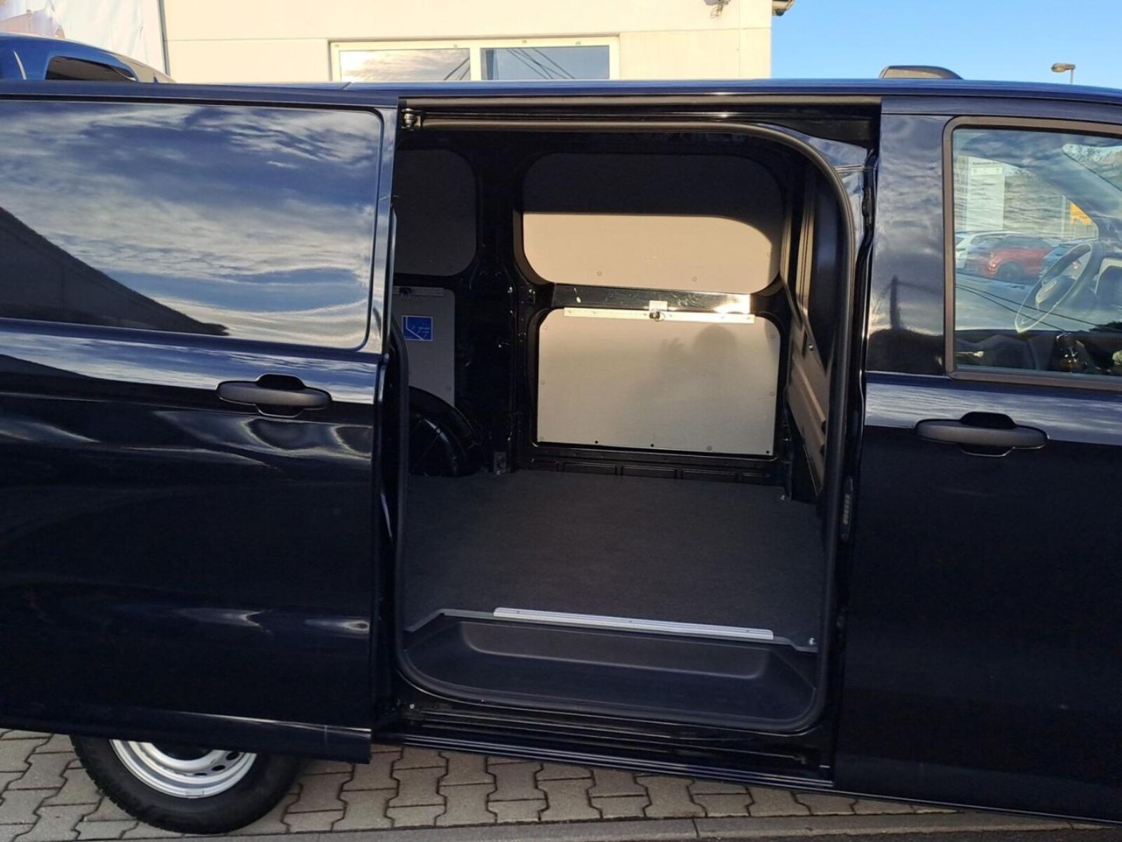 Volkswagen Transporter Kasten kurzer Radstand – Bild 13