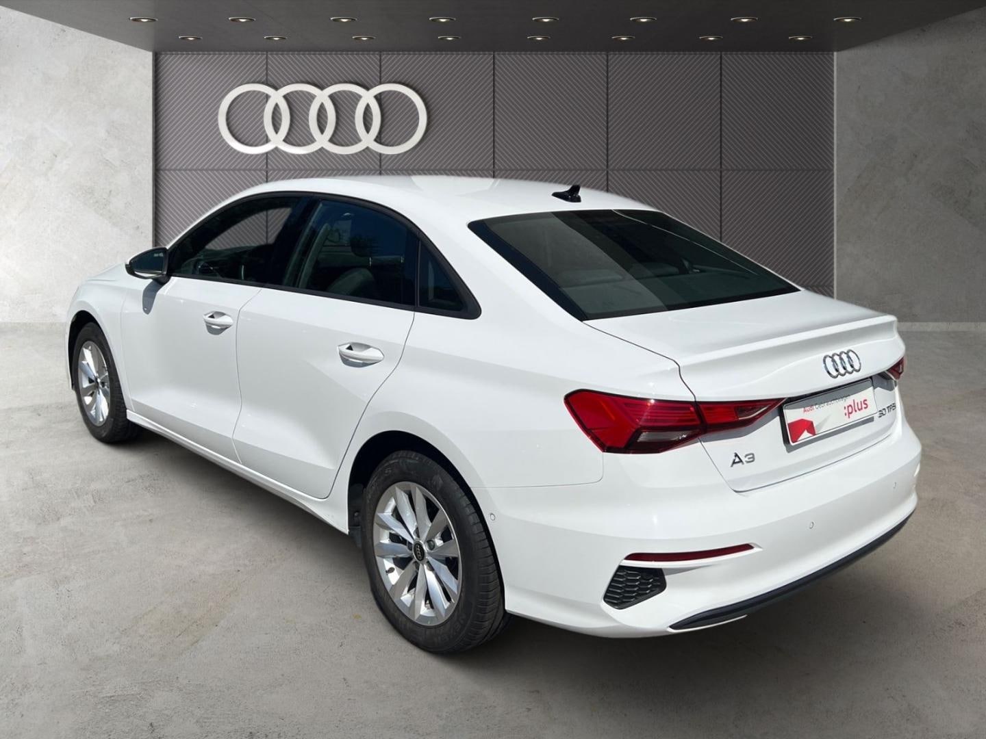Bild über Audi A3 Limousine 30 TFSI S tronic - für weitere Informationen kontaktieren Sie den Audi Partner
