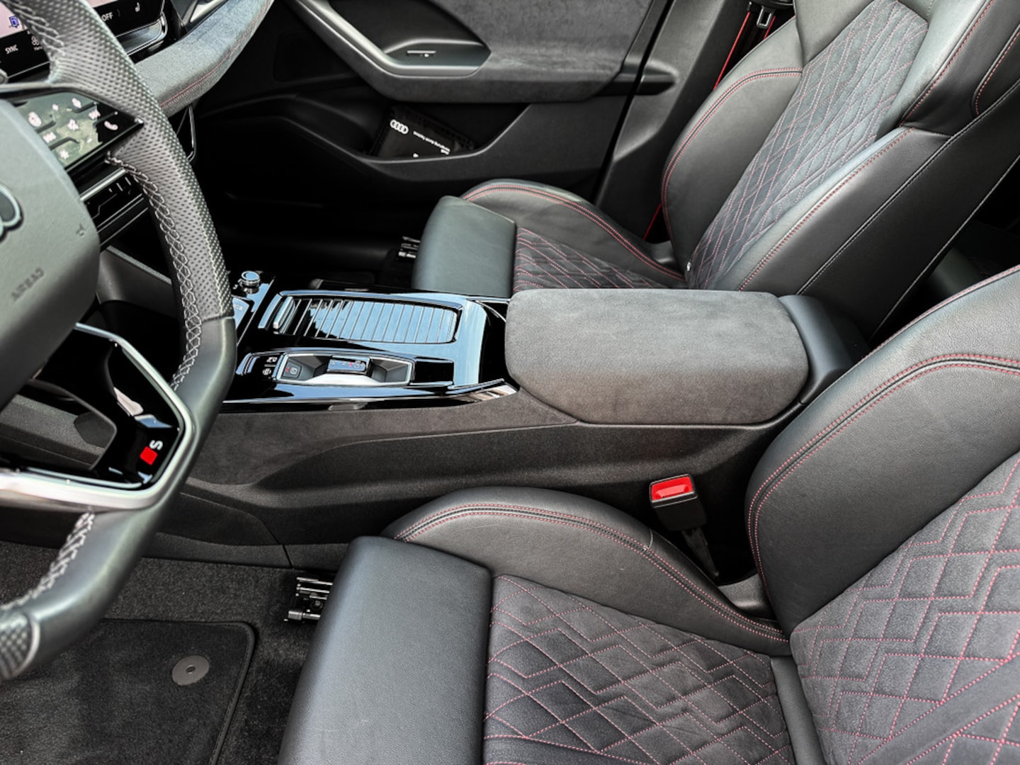 Bild über Audi Q6 SUV e-tron e-tron quattro - für weitere Informationen kontaktieren Sie den Audi Partner
