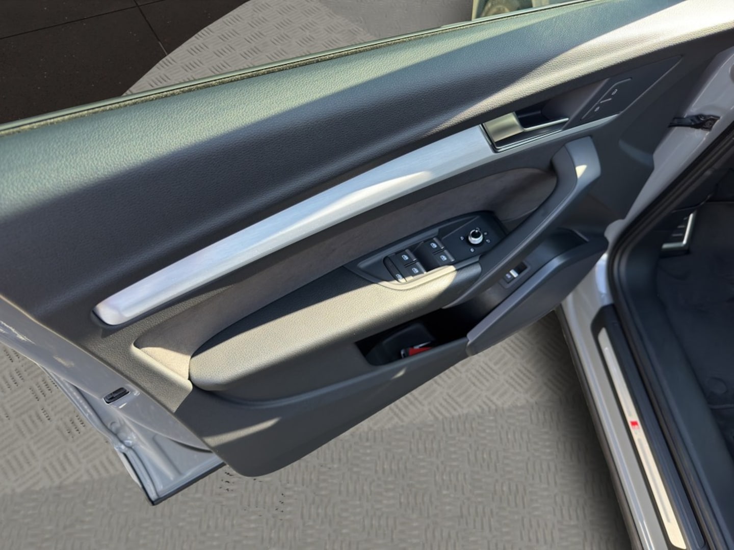 Bild über Audi SQ5 TDI tiptronic - für weitere Informationen kontaktieren Sie den Audi Partner