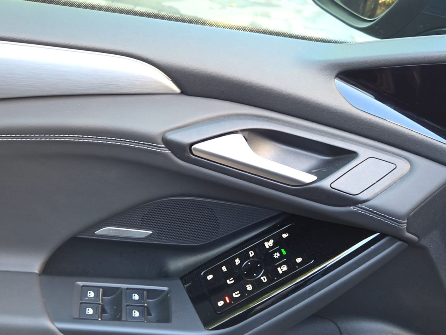 Bild über Audi A6 Avant e-tron S line business e-tron quattro 315 kW - für weitere Informationen kontaktieren Sie den Audi Partner