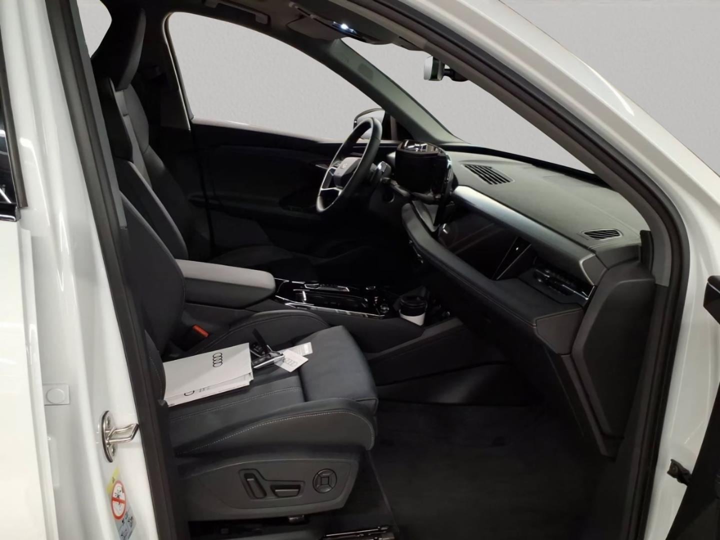 Bild über Audi Q6 SUV e-tron S line business e-tron performance 225 kW - für weitere Informationen kontaktieren Sie den Audi Partner