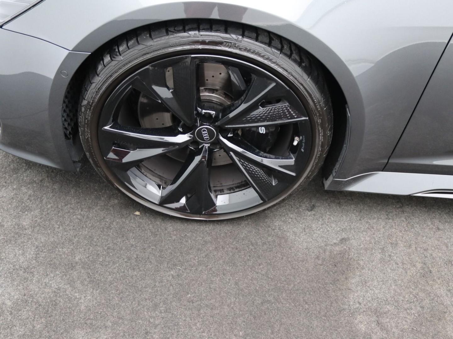 Image about Audi RS 6 Avant performance quattro tiptronic