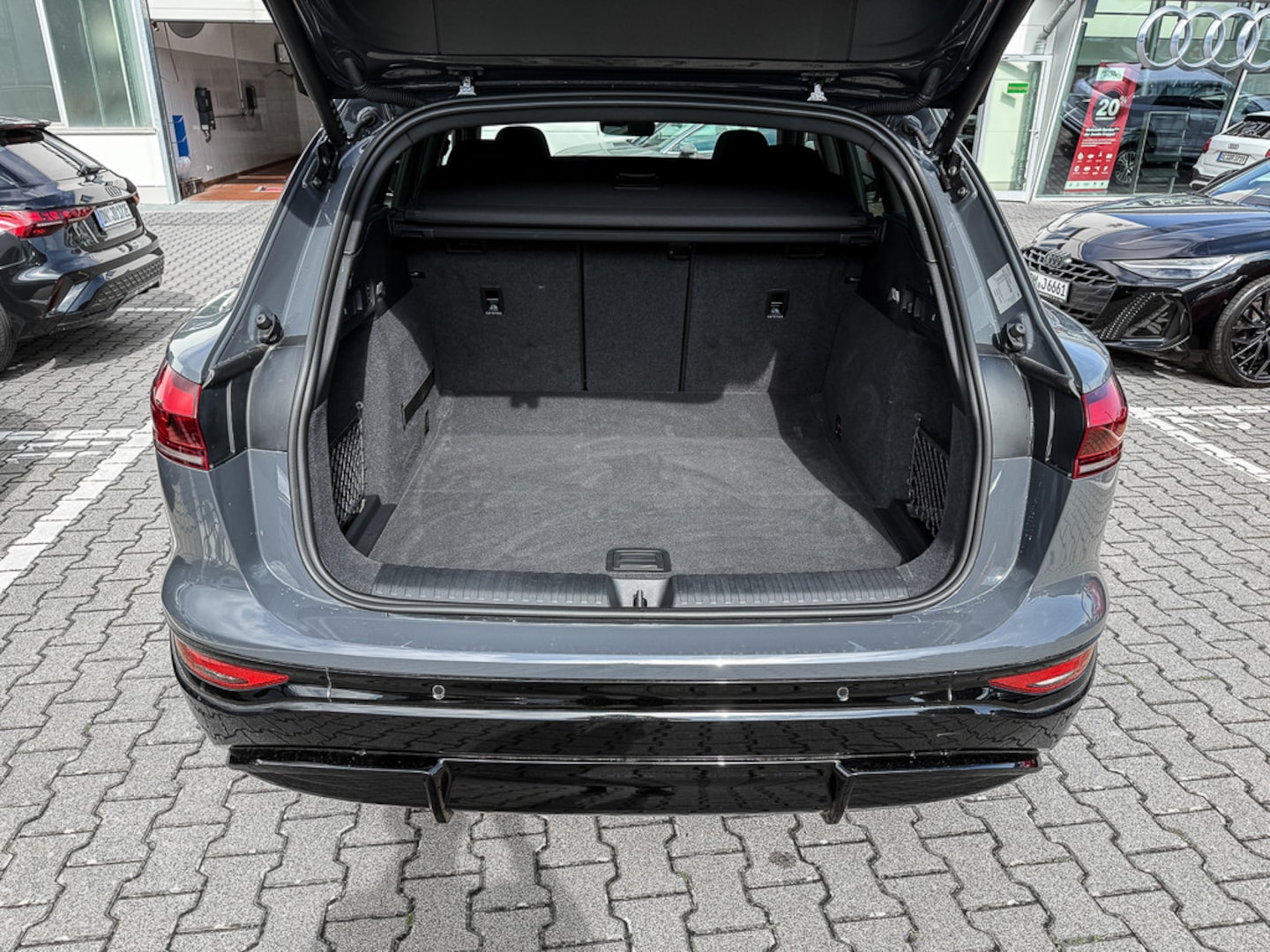 Bild über Audi Q6 SUV e-tron e-tron quattro - für weitere Informationen kontaktieren Sie den Audi Partner