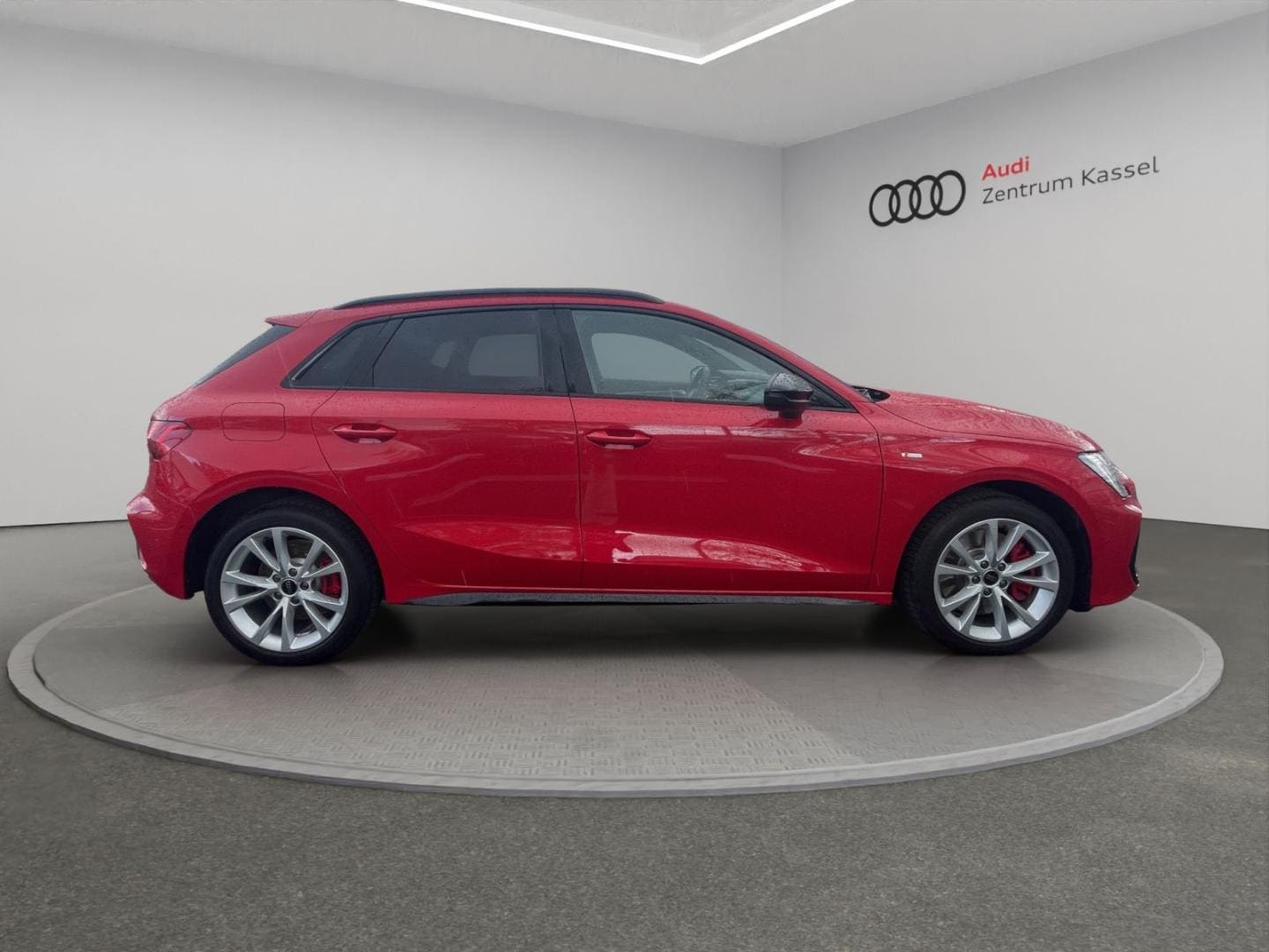 Bild über Audi A3 Sportback TFSI e S line 45 TFSI e S tronic - für weitere Informationen kontaktieren Sie den Audi Partner