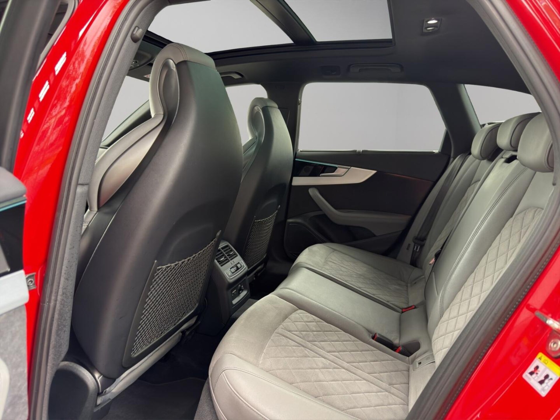 Audi A4 Avant S line