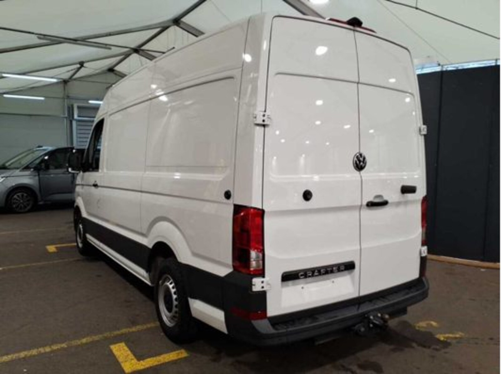 Volkswagen Crafter Kasten mittlerer Radstand – Bild 4