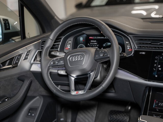 Image about Audi Q7 SUV TFSI e S line 55 TFSI e quattro tiptronic
